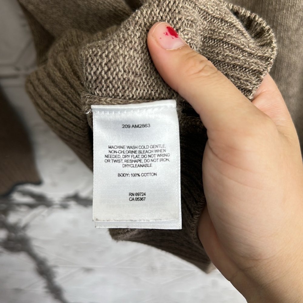 Columbia Men's Tan V-Neck Sweater - Picture 4 of 4